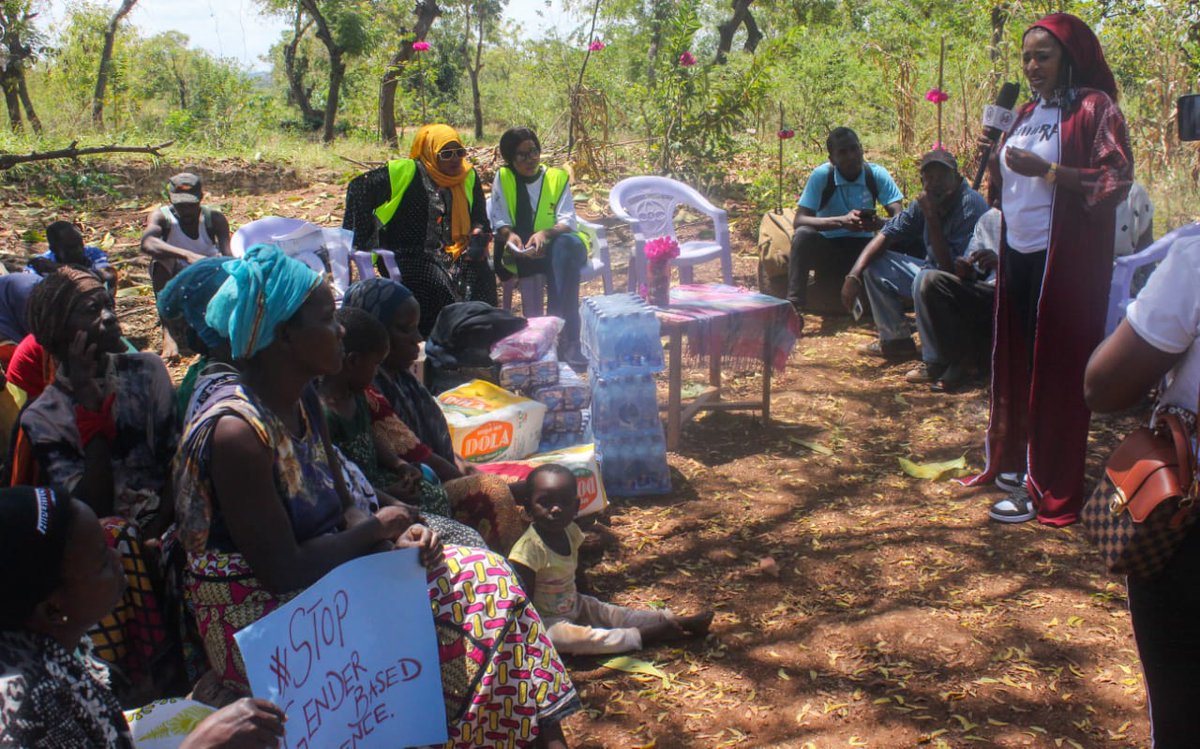 KenyaMkasi's tweet photo. We are glad as for the good gesture to our community today, we've had a GBV outreach at Juakali Village with friends, stakeholders & community foot soldiers,looking forward to scaling grassroots Awareness on mental Health.End GBV in Kwale.
#lavishhattv
#Endg
@irck_info
@UNDPKenya https://t.co/ghe2MuSkGR