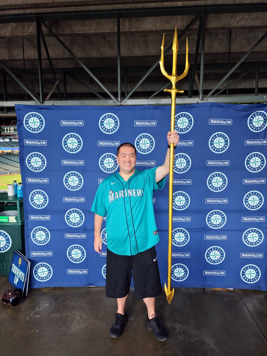 evanbolin's tweet photo. Let's go @Mariners! #GoMariners #TridentsUp #RefuseToLose #MarinersSTM https://t.co/Ti8XTEJ1vg
