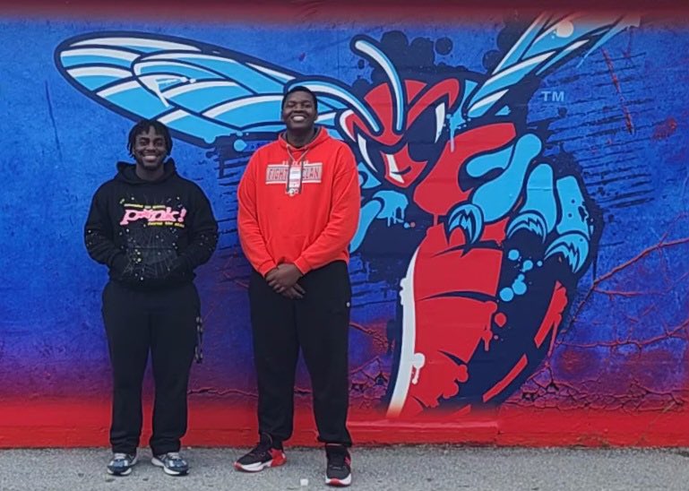 Jaymo_81's tweet photo. Had a great time at the official visit with @OlufemiSode72 and the family and met some amazing people @CoachWhite_DSU @DelSt_Football @CoachDwilson09 https://t.co/5bmtScUw3e