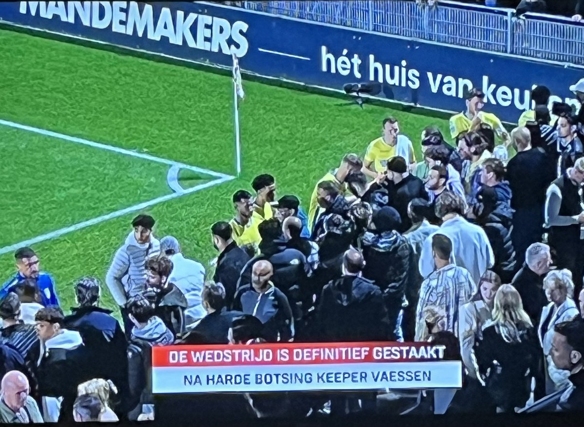 Zolang niet bekend is wat er exact aan de hand is cq gebeurt is meld <a href="/ESPNnl/">ESPN NL</a> dat situatie Vaessen komt door een harde botsing. Wat een journalistiek broddelwerk. 
Veel sterkte gewenst aan Vaessen.
#rkcaja
