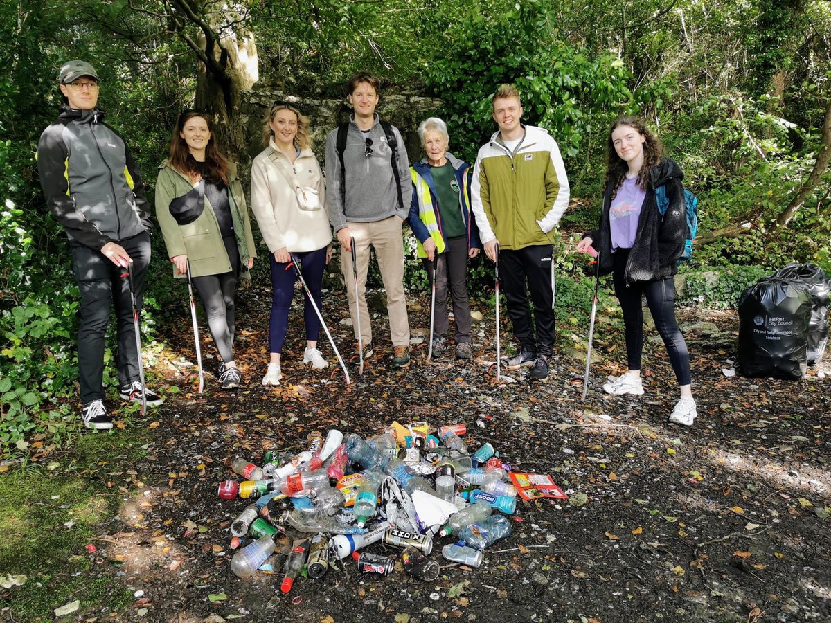CavehillConserv's tweet photo. A massive thanks to volunteers from @CapitaPlc for helping out with a litter pick on #Cavehill https://t.co/dea9e1mL97