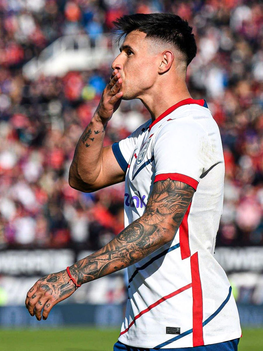 dataref_ar's tweet image. 🗣️ Adam Bareiro en @TNTSportsAR:

“¿El festejo del bigote? Para un tío que tengo en Paraguay que me está mirando. Se lo dedico a él”.