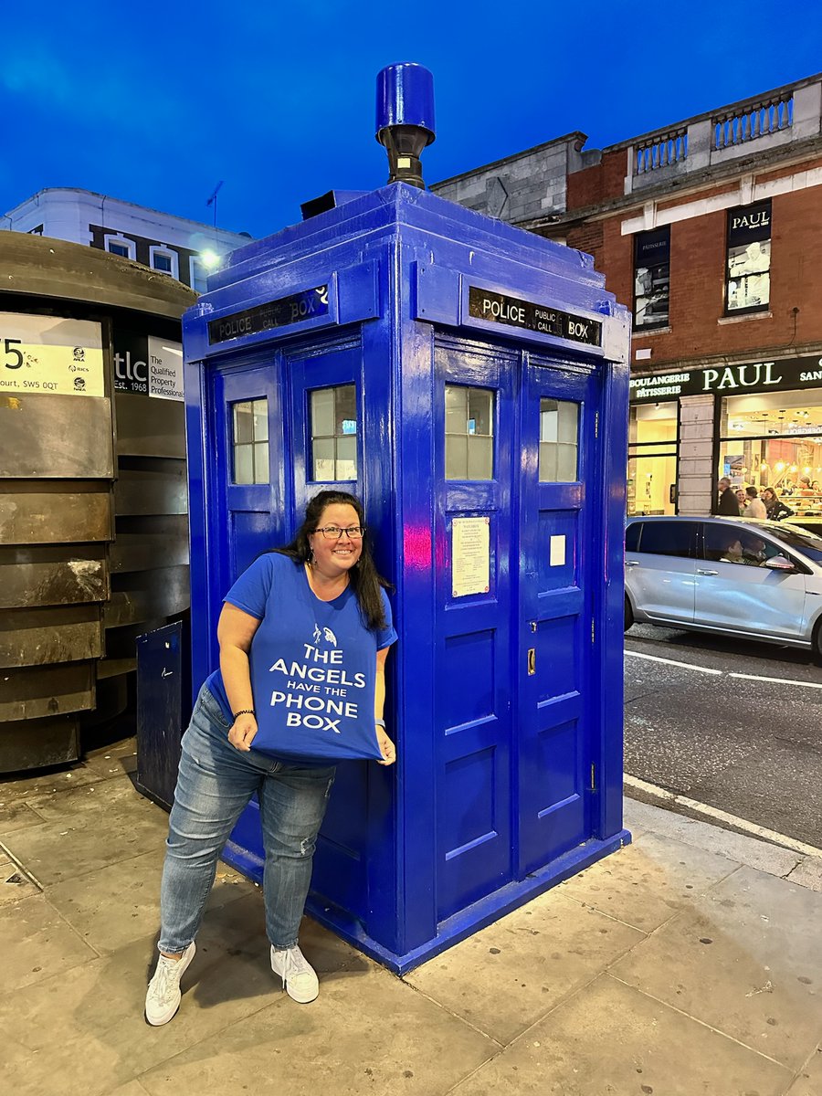 k_garrity's tweet image. Saw my 1st real TARDIS today!! Super excited! #DoctorWho #BBCAmerica #Tardis #EarlsCourt