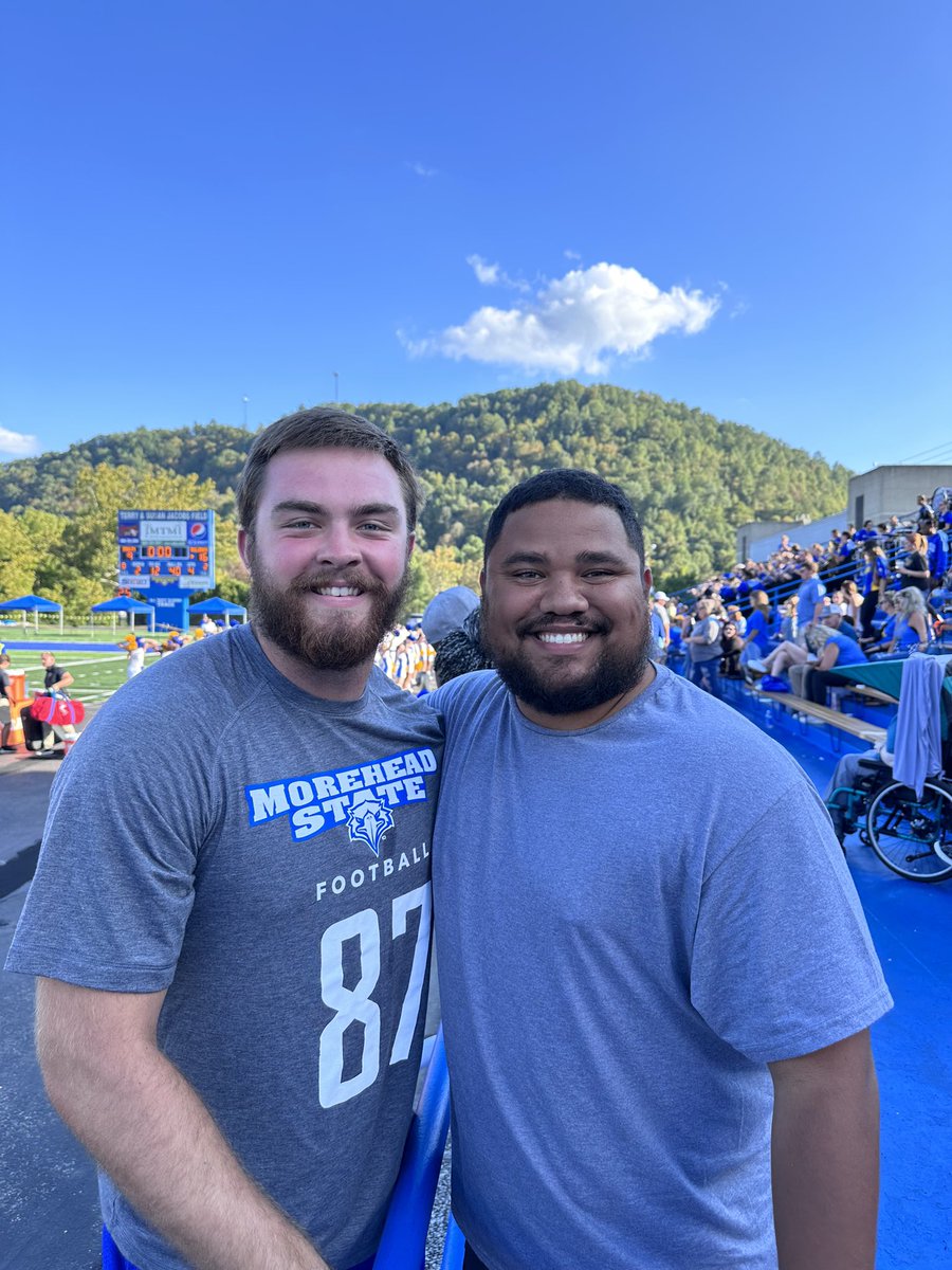 CoachTankSw's tweet image. Good seeing my former TE today! @BPERK_25 @MSUEaglesFB @Southwestern_FB