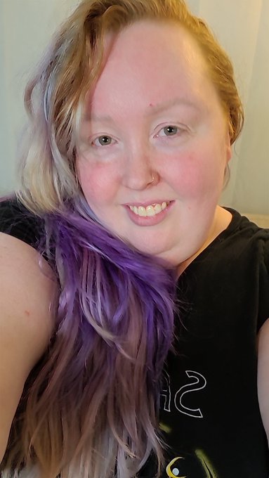 Live on cam for a few hours! 🥰  🔴 https://t.co/uw70kSW38B https://t.co/DFdQJiuyRx