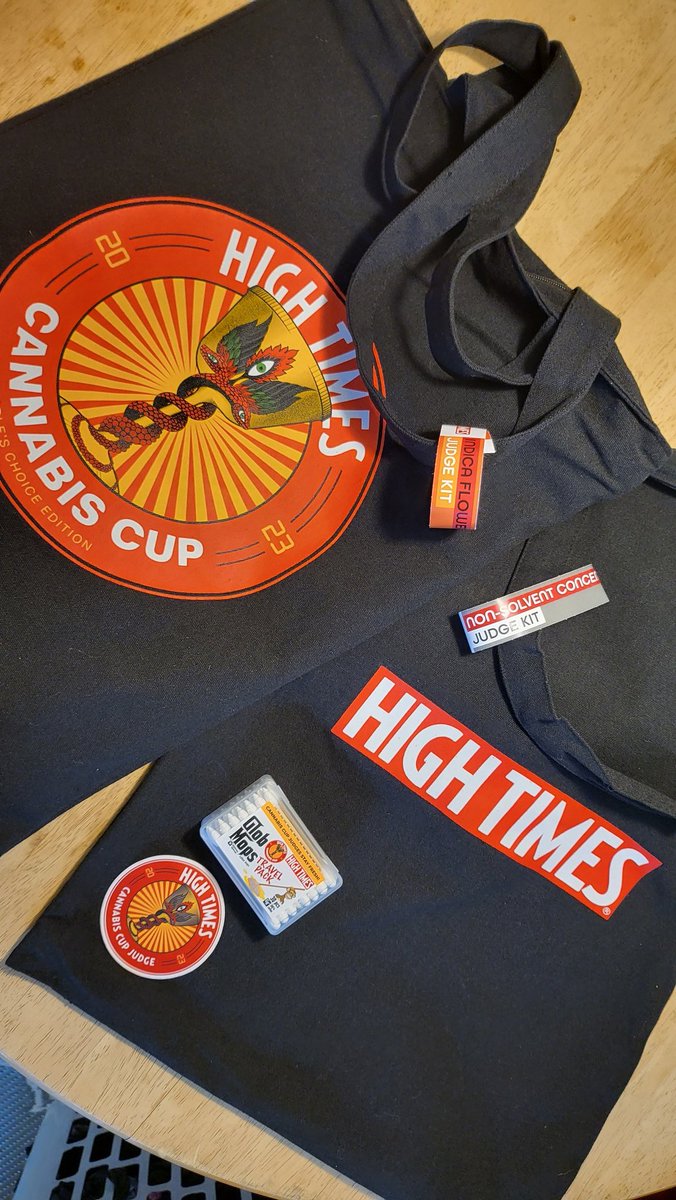Honeybear2x's tweet image. Doing a little judging today 💨
#hightimes #cannabiscup