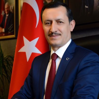 Turkiye7500's tweet photo. مواقع إخبارية تركية 
تتحدث عن تعيين سفير جديد لتركيا في السعودية

ليكون هو السفير أمر الله إيشلر
 Emrullah İŞLER @emrullahisler 

نسأل الله تتحسن الخدمات في السفارة و القنصلية في جدة 
من الآن وصاعداً
لأن خدماتهم كانت تعبااااانة كتير 
وخاصة على من اكتسب الجنسية التركية حديثاً https://t.co/0n2yYucBTe