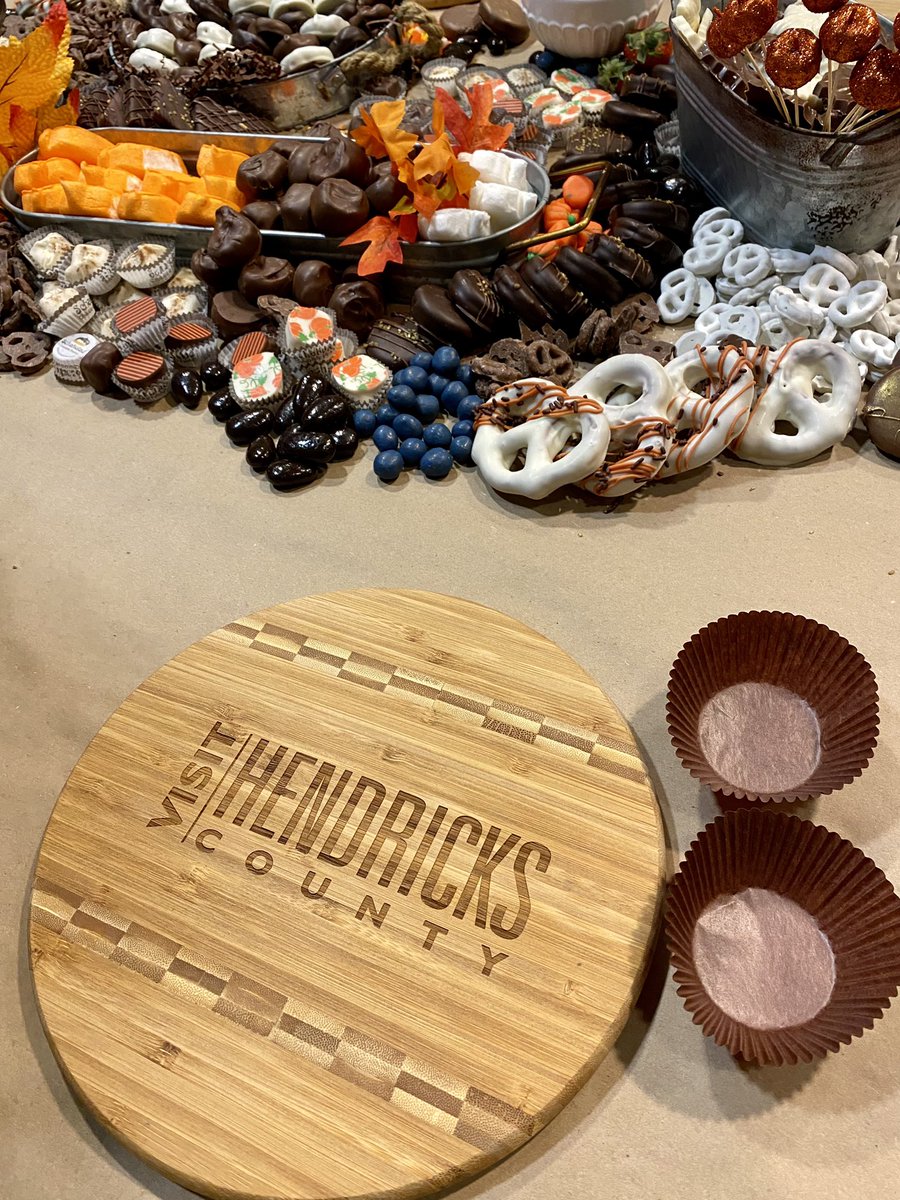 smtownplussize's tweet photo. Tom = trouble at the Schakolad Chocolate Factory in Plainfield, Indiana. Things got a little crazy while he was hand dipping a turtle in warm milk chocolate.
#InHendricks #PlainfiedIndiana #HendricksCounty #smalltowns #chocolatelovers #hendrickshistory #smalltownplussize #ad https://t.co/ce0OpzJL95