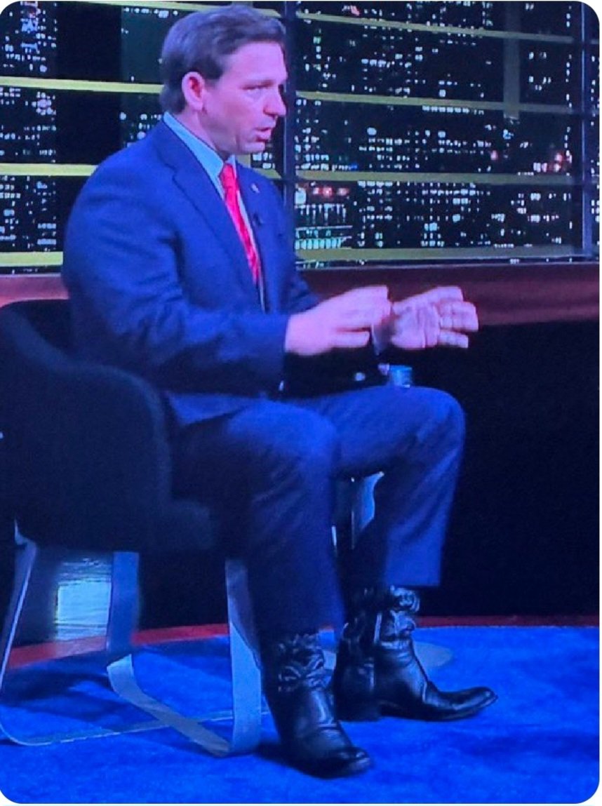 mrsbriggle's tweet photo. As a mom raising a trans teen, I have some pretty strong feelings about a bigot who wears his cowboy hat backwards and a fascist wearing high heel cowboy boots telling the LGBTQ community what is and isn't "appropriate"

Bless yalls cosplaying hearts, though.

Signed,
A Texan https://t.co/KkbGEuuZUh