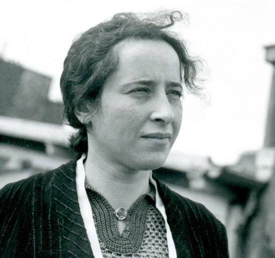 Kötülüğün sıradanlığı” kavramını ilk kez gündeme taşıyan ve felsefi literatüre katan Arendt, bu kavramla canavarlıkların canavarlara, zorbalıkların zorbalara ihtiyaç duymadığını anlatmak istemiştir. Yahudi sorununun nihai çözümünde yer alan Eichmann ile ilgili sorun, psikoloji ve