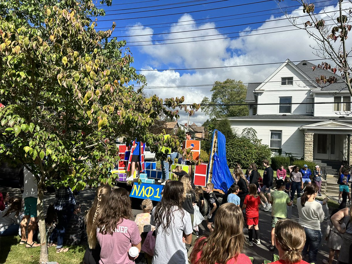 JonGraeser's tweet photo. It’s a great day to be a Wolverine. Today was a parade party, double flag, dragon slaying day kind of day. The #SeptembertoRember was spectacular. 5-0 @GCC_FB #BrickbyBrickGCC https://t.co/IW3o8jm9kx
