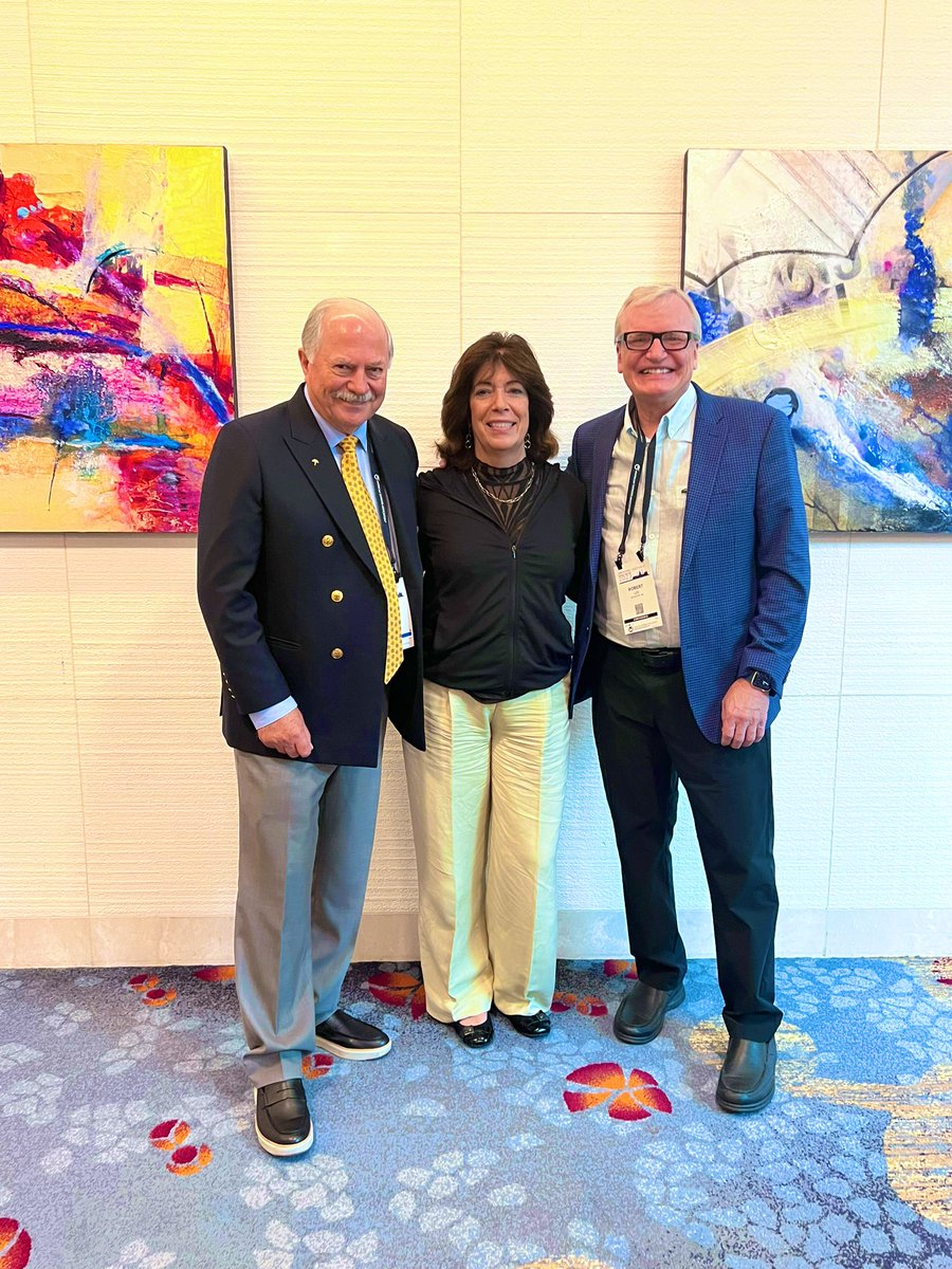 Excellent presentation by Prof Ian Hay on the 30 yr MayoClinic experience using ethanol injection for treatment of thyroid cancer cervical nodal metastases. With the 2 pioneers in this field Drs Robert A. Lee and Ian D. Hay #ATA2023 @AmThyroidAssn #MayoClinicEndocrinology