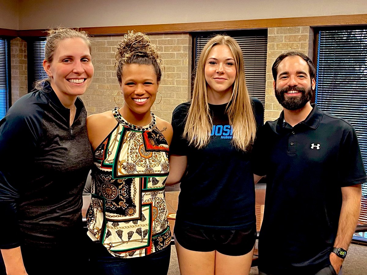 After a wonderful conversation with Coach May <a href="/kaileemay/">Kailee May Carroll</a> , I have received an offer from Weatherford College to play volleyball at the next level! Go Coyotes!
<a href="/DannyDeArman1/">Danny DeArman</a> <a href="/JhsOwlsvball/">Joshua Volleyball</a> <a href="/coachwhit17/">Jordan Whitworth</a> <a href="/Gosset41/">Brian Gosset</a> <a href="/GMsportsmedia1/">GM Sports Media</a> <a href="/BigDMedia19/">BigDMedia</a>