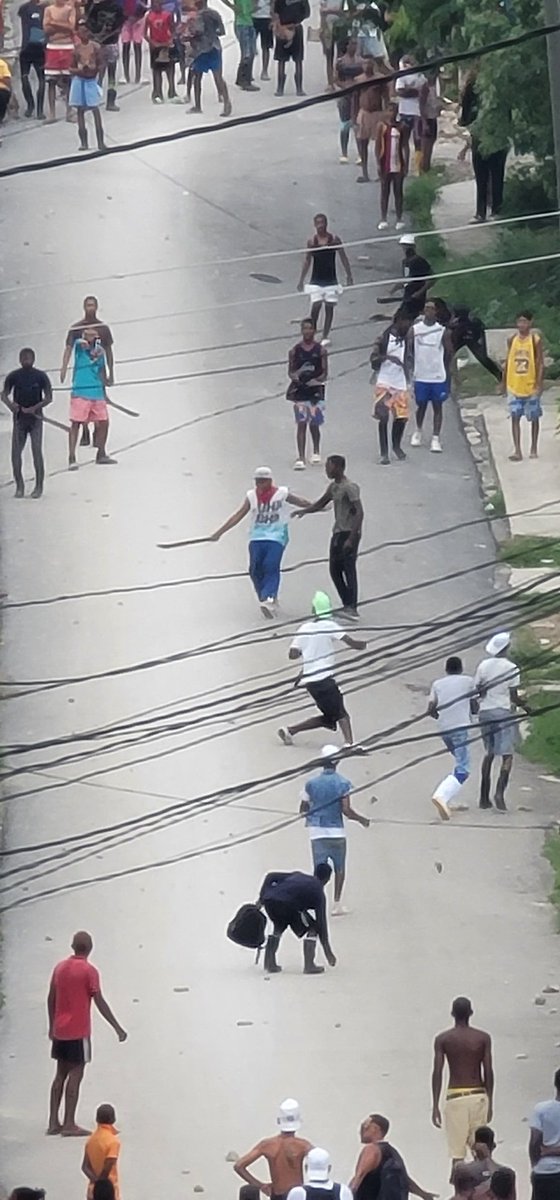 marcopolo3187's tweet photo. #Violencia #Cuba #Parraga y yo acá un día más en Parraga 😅 https://t.co/3en0KHbKcy