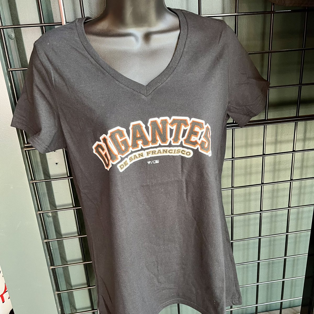 Giants Dugout Store tweet media