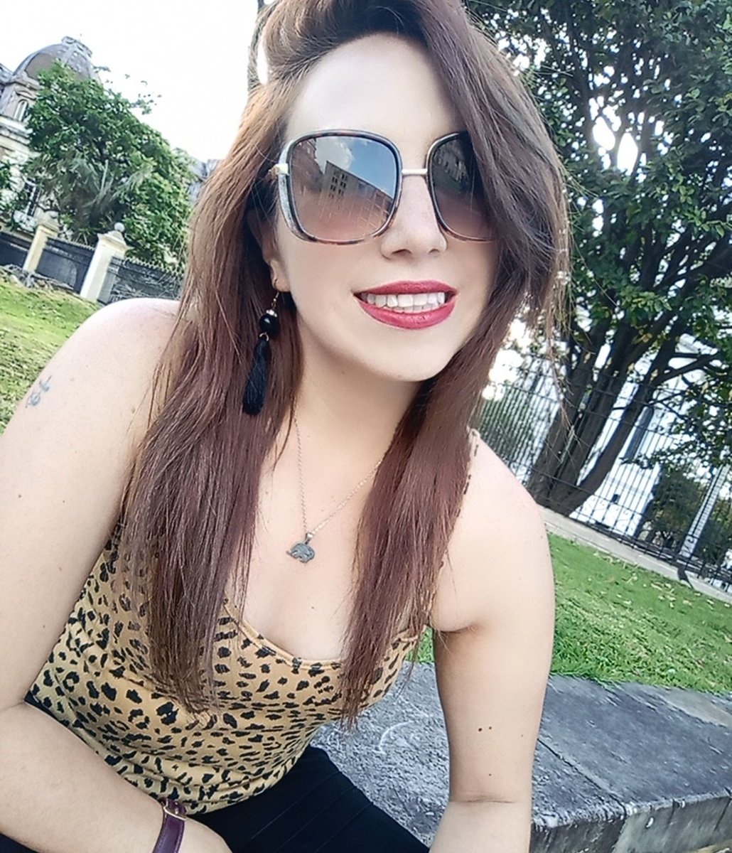 AngieNi85392004's tweet photo. 🖤😎☀️ https://t.co/XwMQZqhr6n