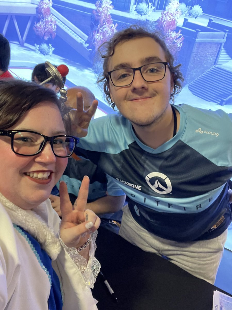 chen_cosplay's tweet photo. @Backbone_ow Thanks for the picture! You're the best Mei ��💖 https://t.co/AGC9w5WHpi