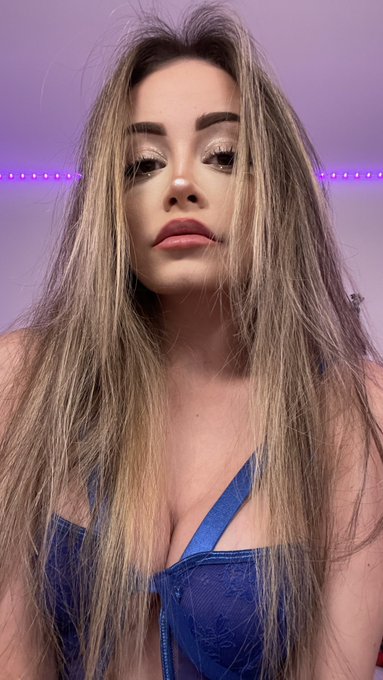 I&rsquo;m SO extra blue today&hellip; https://t.co/Nwk1DDUrHu<a href="/tag/guesswhere"class="tags"><span>#guesswhere</span></a>