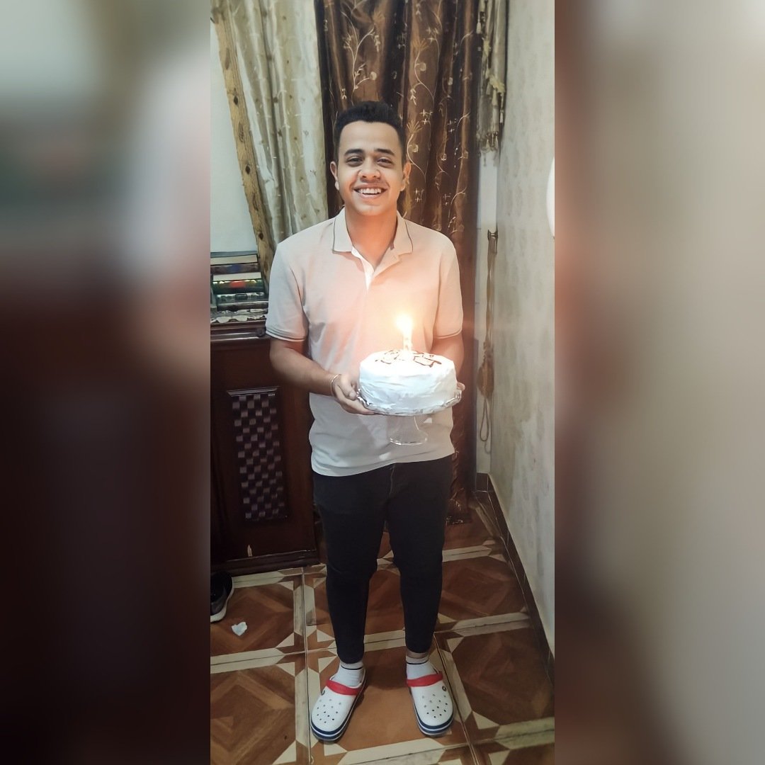 elsaedyeslam's tweet photo. " officially 23 "🕊️ https://t.co/0gnCnS4lHw