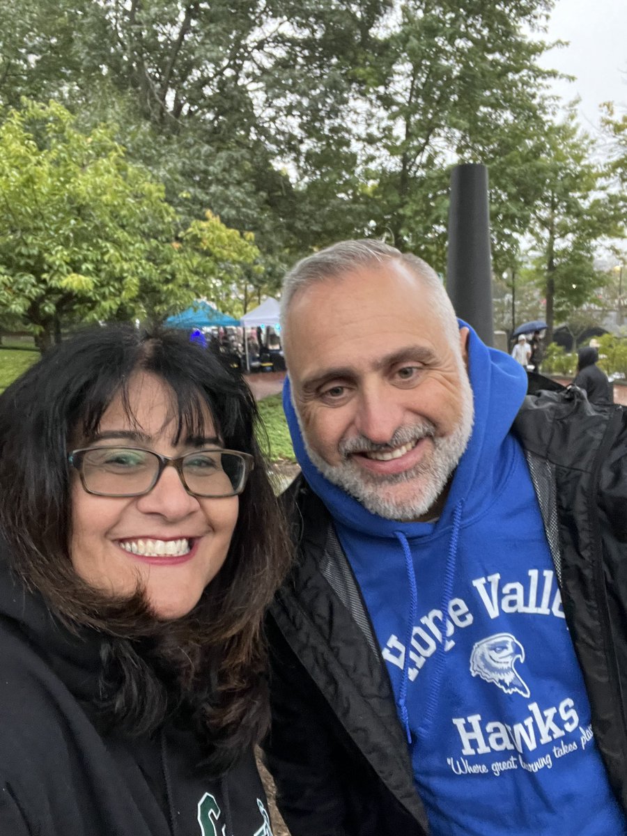 <a href="/CharihoRegional/">Chariho Regional💚</a> shows up even in the rain to support educators and especially our DTOY Tricia Abbott! #ThankaTeacherRI @MrG_HVES <a href="/Michael_Comella/">Michael Comella Ed.D</a> <a href="/hvkindergarten/">Mrs. Tricia Abbott</a> <a href="/RIDeptEd/">Rhode Island Department of Education (RIDE)</a>