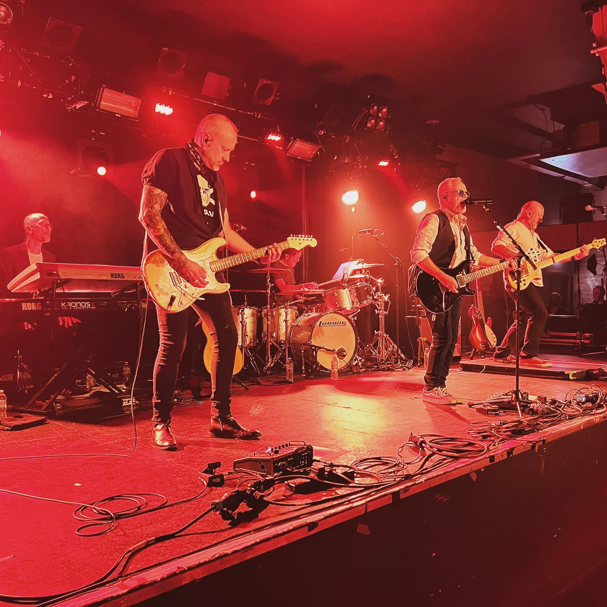 ajaybsays's tweet image. Well that took me back! Class show from @NikKershaw playing all hits and no glitz and plenty of 80s memories! Fabulous! Lovely support from @WessonSeb too. No 50 of #2023inpictures #livemusic #gigs @O2InstituteBham