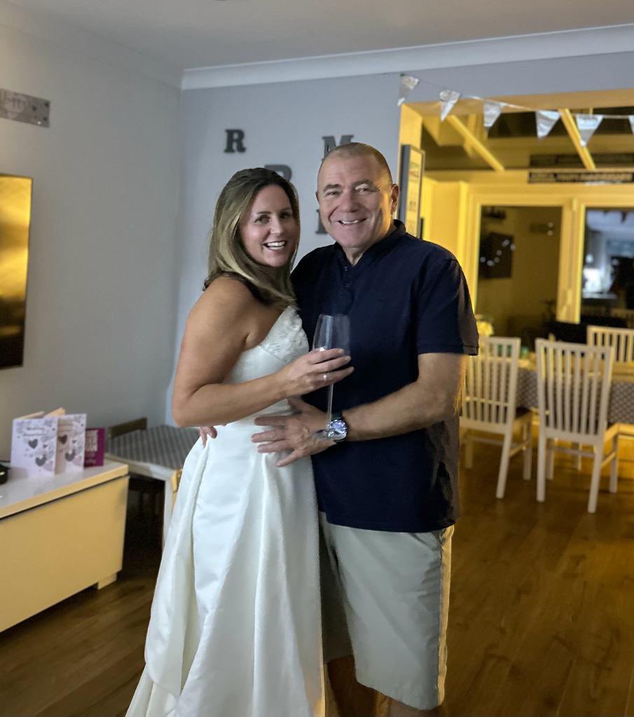michelle_cb's tweet photo. The annual photos!!! Must be done! 17 years…..3 children 🙌 @Barrett01Robert #weddingdress #stillfits #firstweddingdance 🥰🎉🥂 https://t.co/5Ym8rwJVhc