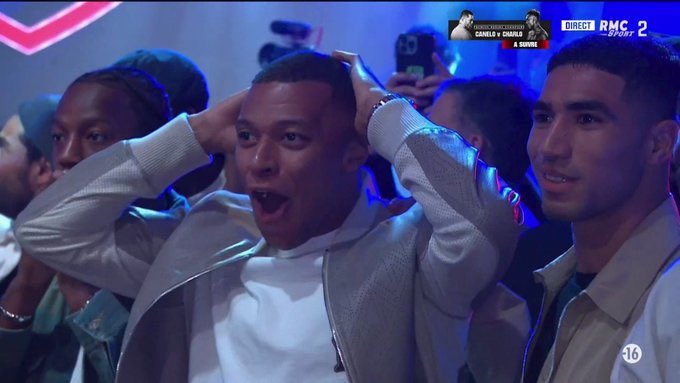 MediaParisien's tweet photo. @KMbappe 👀 On a vu ça ! https://t.co/uEmFruIasI