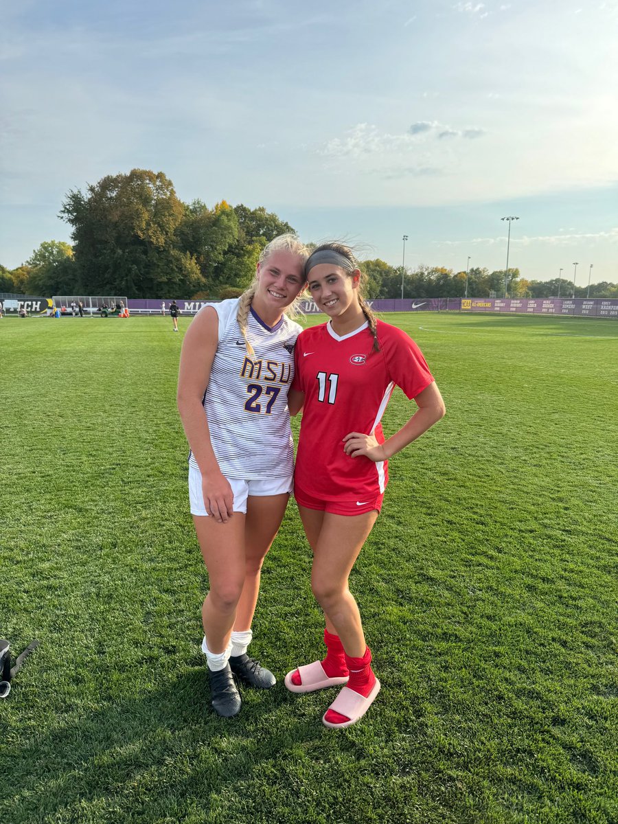 Courtney Kovacs (‘22) and Cady Compton (‘23) battled to a tie. Photo credit: Kim Compton. #tfp