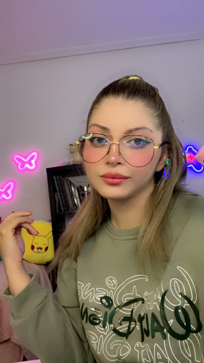 LolaaBuu’s pics and videos