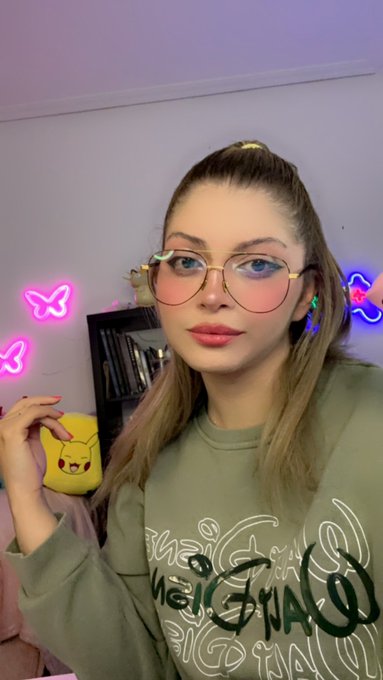 LolaaBuu’s pics and videos