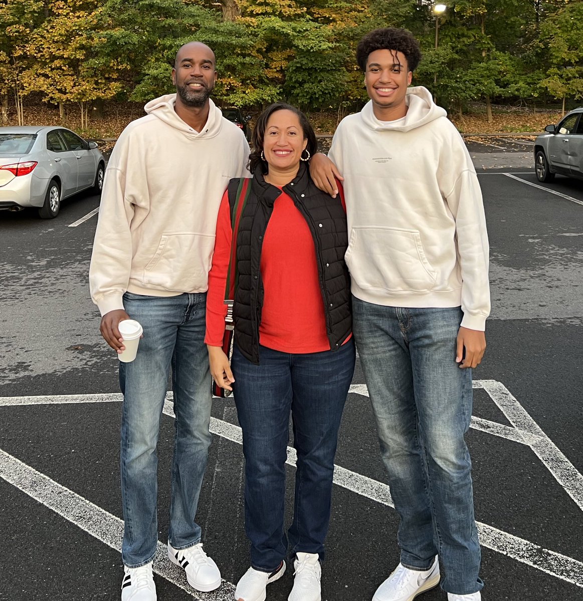 IsaiahChappell8's tweet photo. Taking in the scenery at Colgate. #officialvisit https://t.co/ZRjAJyOKUu