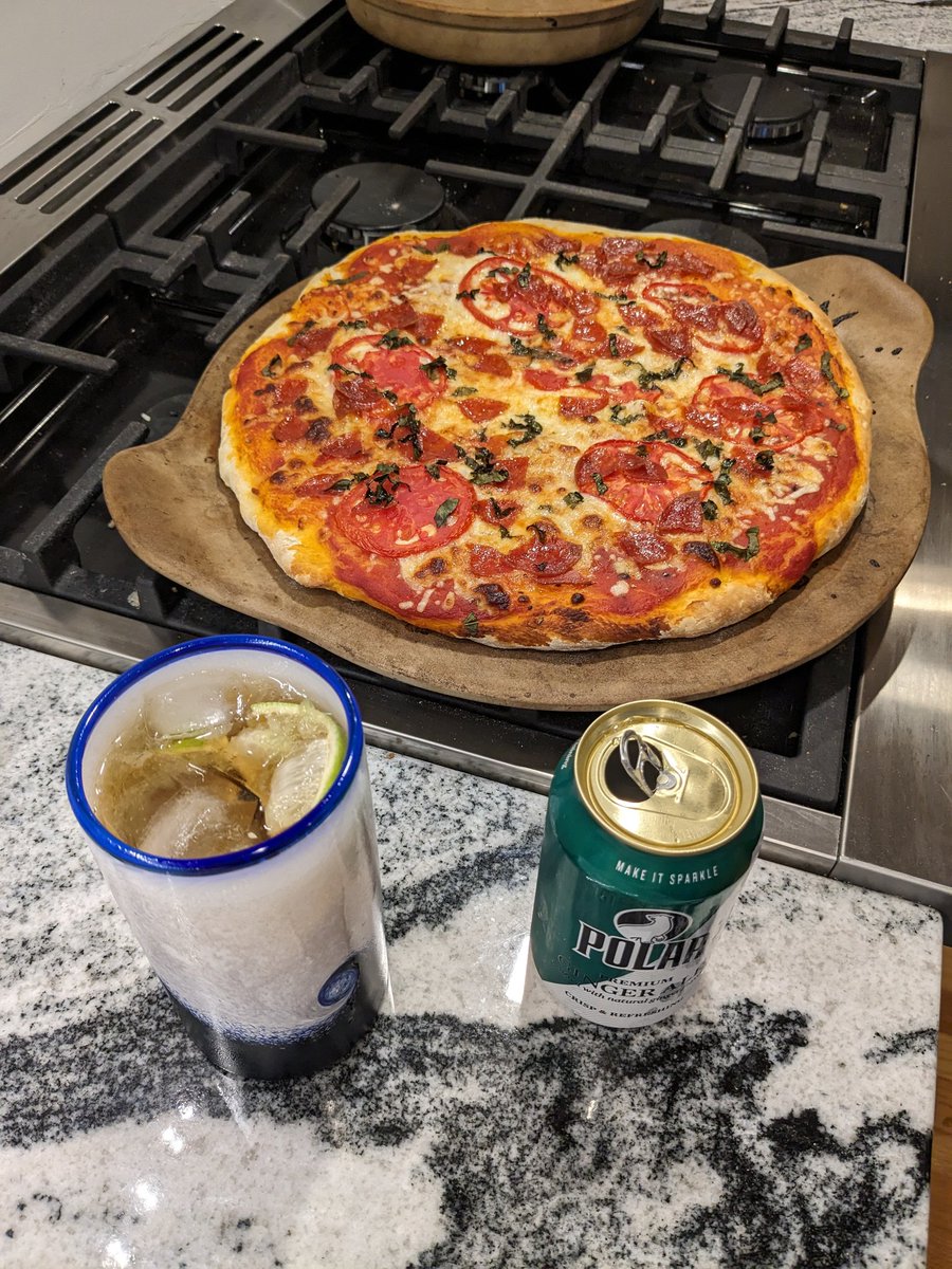 surfingengineer's tweet photo. Saturday night brought to you by #rum and #pizza https://t.co/7uhGXKnE0a