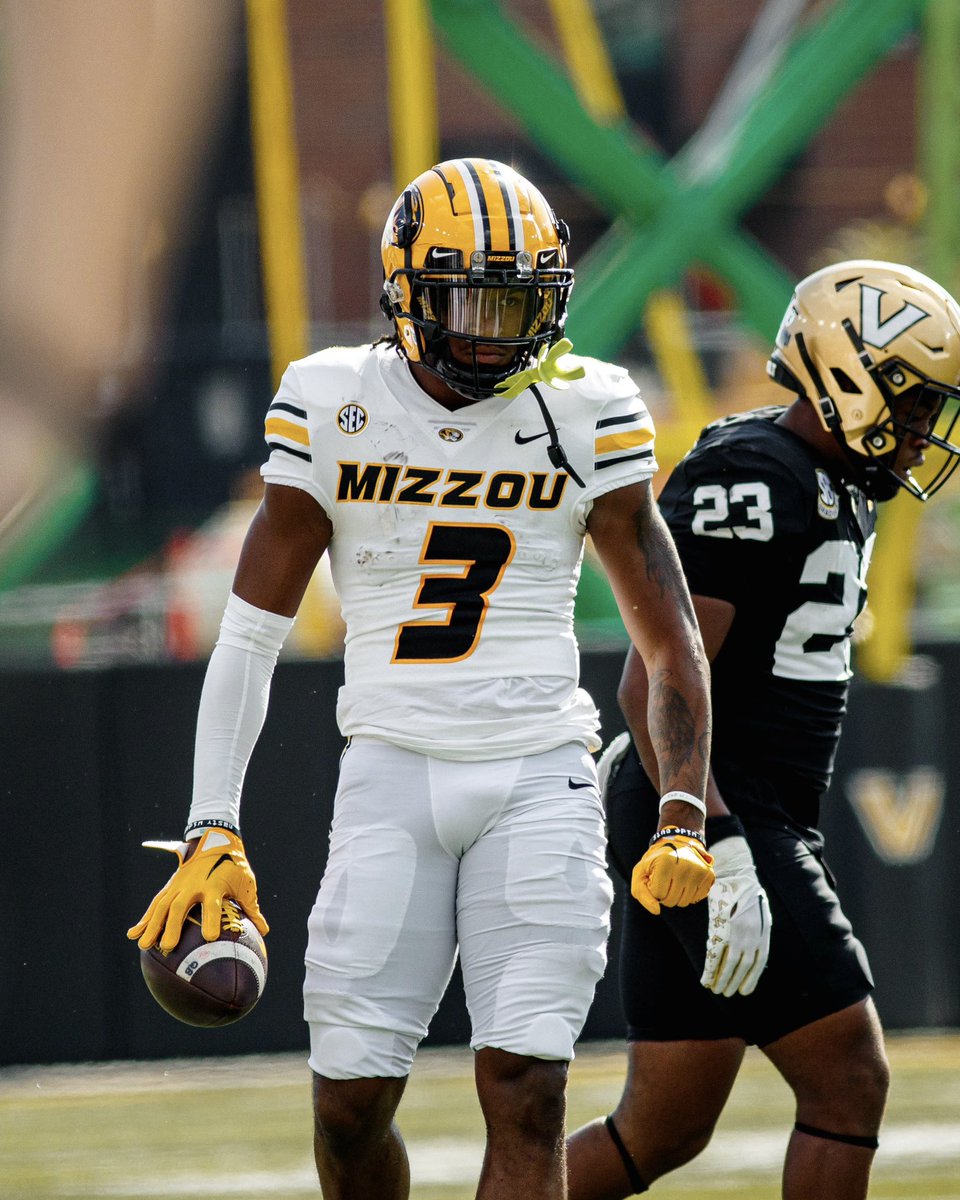 MizzouFootball's tweet photo. You like that?! @lutherburden3 😤

#MIZ 🐯🏈 https://t.co/aIRT3DpiRa