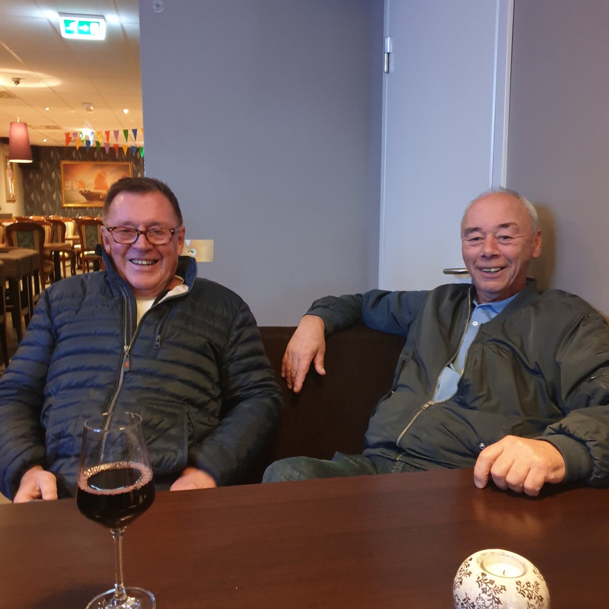 To av de beste. Han til venstre har ikke smakt alkohol på en måned og han til høyre har ikke røyka på 2,5 måned. Pluss 11000 skritt i dag.