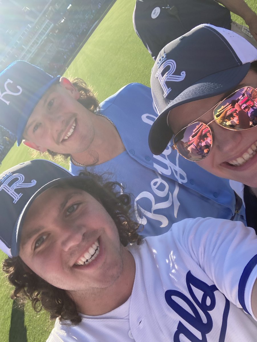 We got to thank <a href="/BwittJr/">Bobby Witt Jr</a> for the gender announcement at fan appreciation day. He obviously will be our daughter’s favorite player