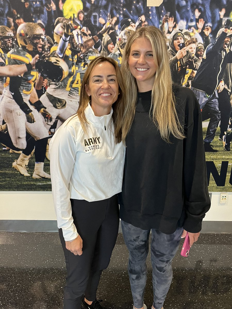 londonweaver12's tweet photo. Thank you @ArmyWP_WBB for a fun day on campus! So thankful to receive an offer from @CoachTraversi and the rest of her staff!! https://t.co/UUKtMD27ah
