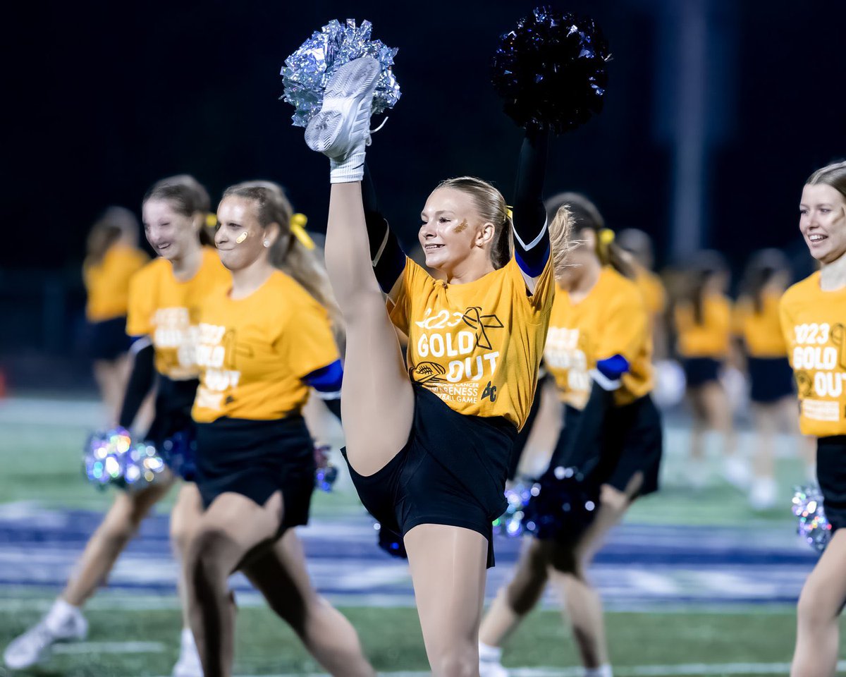 JillEmmer's tweet photo. What a night! @BCHS_SDE Lancers win the “Battle of Brookfield” over @BEHS_SDE by 2 points. Highlight photos here: https://t.co/16q4heIaJp
@BC_lancer_FB @BCHSAAD https://t.co/pX29JWYW40