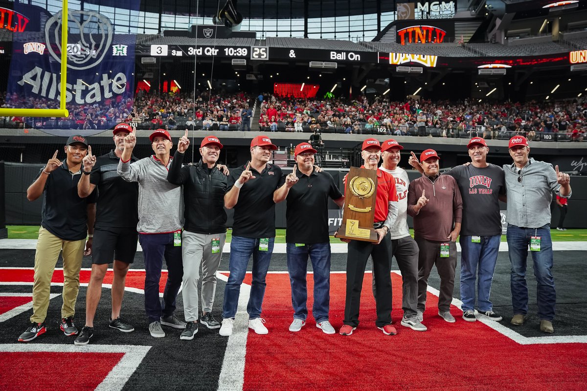 UNLVathletics's tweet photo. Welcome back to the 2nd team in UNLV history to win a NCAA title... 1998 @UNLVGolf‼️ https://t.co/EQcthgMZ46