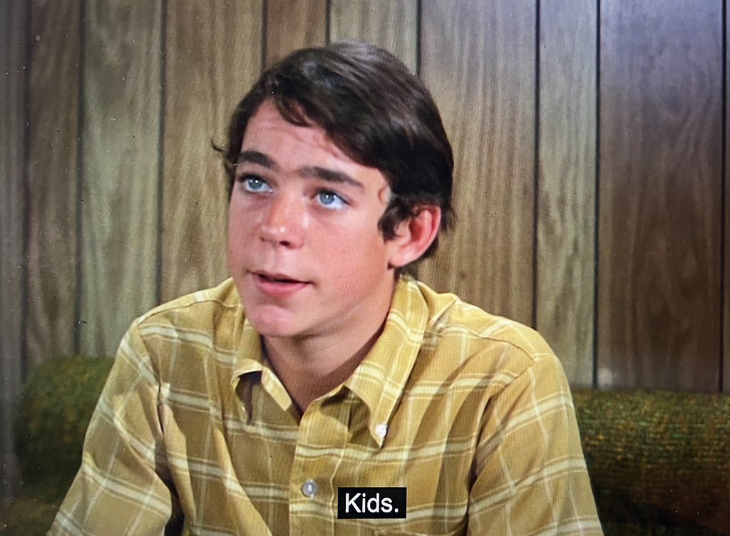 groovybrady's tweet photo. Happy 69th Birthday to the grooviest guy we know @MrBarryWilliams !! Even as a teen, he was more of a man than most of us will ever be. (Did YOU ever call your parents “Carol” and “Mike”??) (S2/E2) #groovybrady https://t.co/CKsNqPfsPt