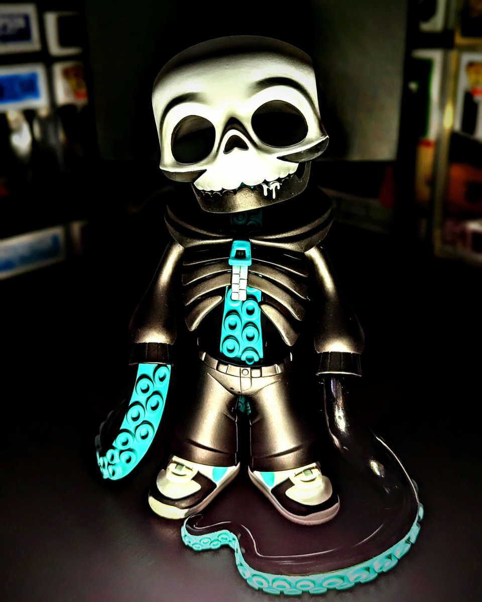 bearded81bandit's tweet photo. Meet Jimmy OG × Mint Edition.  Newest collab from #8pm (not sure their X handle) and @myplasticempire, and probably our favorite figure in our collection.  He's half Ghoul.  Half Kraken.  All Dead.  Can't wait for their #NYCC2023 exclusive

#designertoys @DisTrackers https://t.co/DIAkNR7dt5