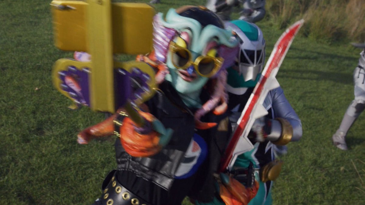 Martian_Ranger's tweet photo. What I imagine this post looks like:
"#MyFirstBattle #CheckOutMyLivestream #EvilSelfie #TakenBeforeDisaster #LivingThatSquidLife #DominanceOrCringe #TigersArentEvenDinosaurs #WhatUpWithThat #InsertPopularTrendHere"
#PowerRangers #CosmicFury https://t.co/8C3Ggk2bj2