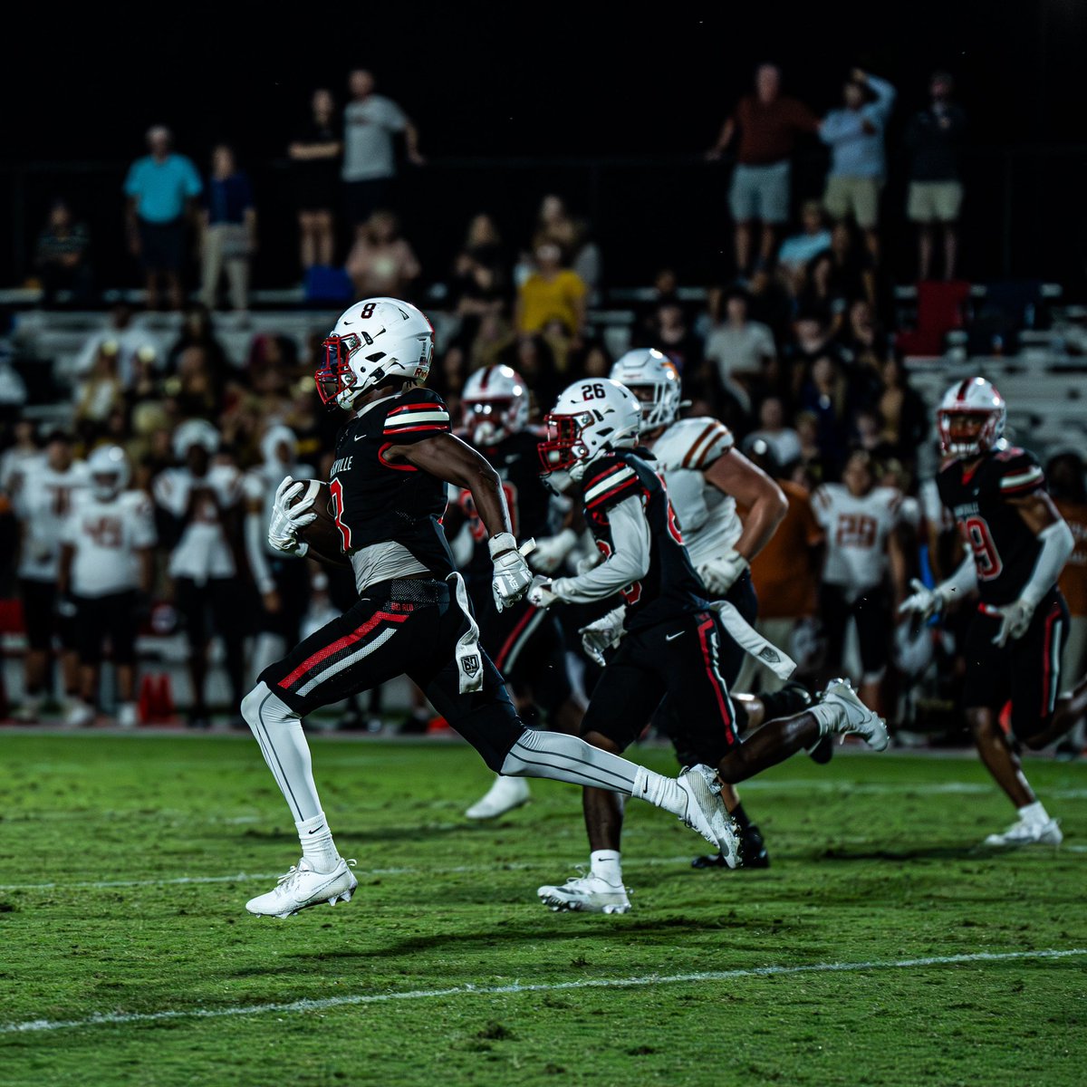 CoachNorman_SV's tweet photo. #BlackOps unit had a time last night. 2 pick 6’s. 1st pick by Freshmen @Marcus__5 and the 2nd Pick by Senior @ZionFerguson8 #Loyalty #Chas1ngBest #BuildingDepth #ATM https://t.co/k8KscyvlY2