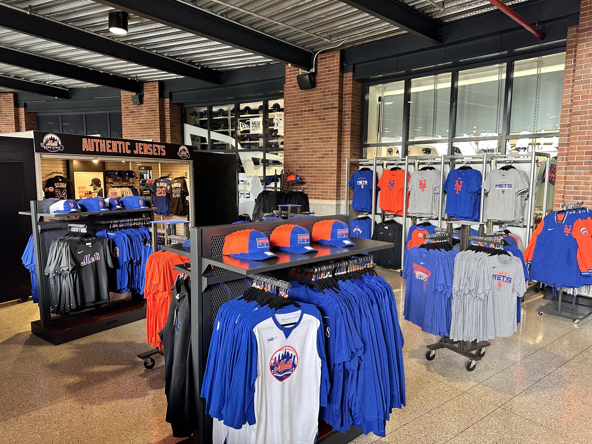 New York Mets Jerseys in New York Mets Team Shop 