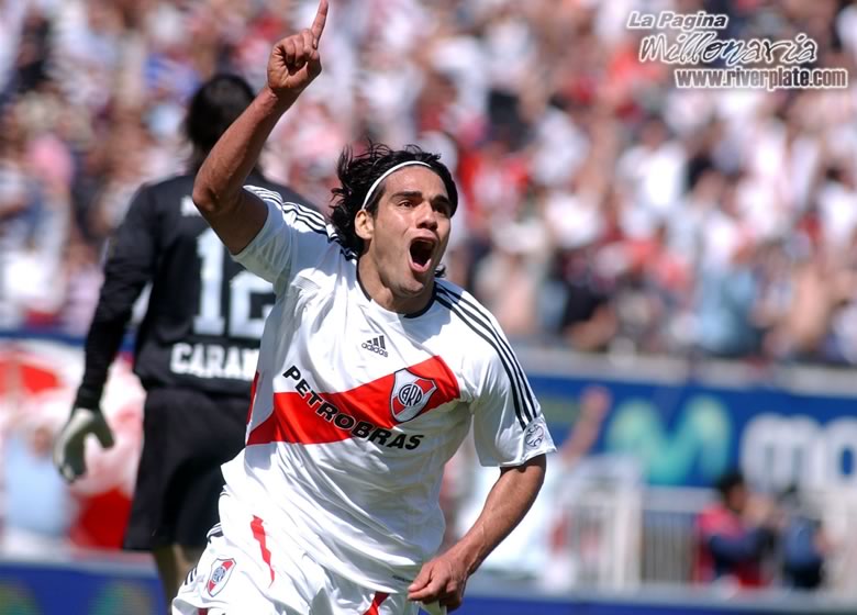 Ramonista_'s tweet photo. Que cosa hermosa y colorida son los Superclásicos bajo el rayo del sol. https://t.co/rvuhW6oTW0