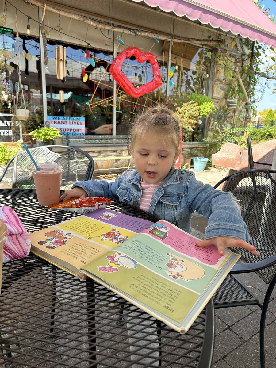 KendallfFire's tweet photo. coffee shop Bean 🍁🍂 https://t.co/Gw1EztQ0Py