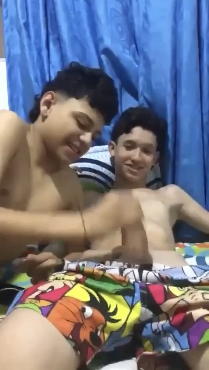 Sebasnavarrroo's tweet photo. ¿Quieres ver contenido también de mis amigos? Escríbeme PROMOCIÓN HOY POR 30MIL TE ENVÍO 7 FOTOS Y 7 VIDEOS😈😈😈 https://t.co/9u2NkiWezL