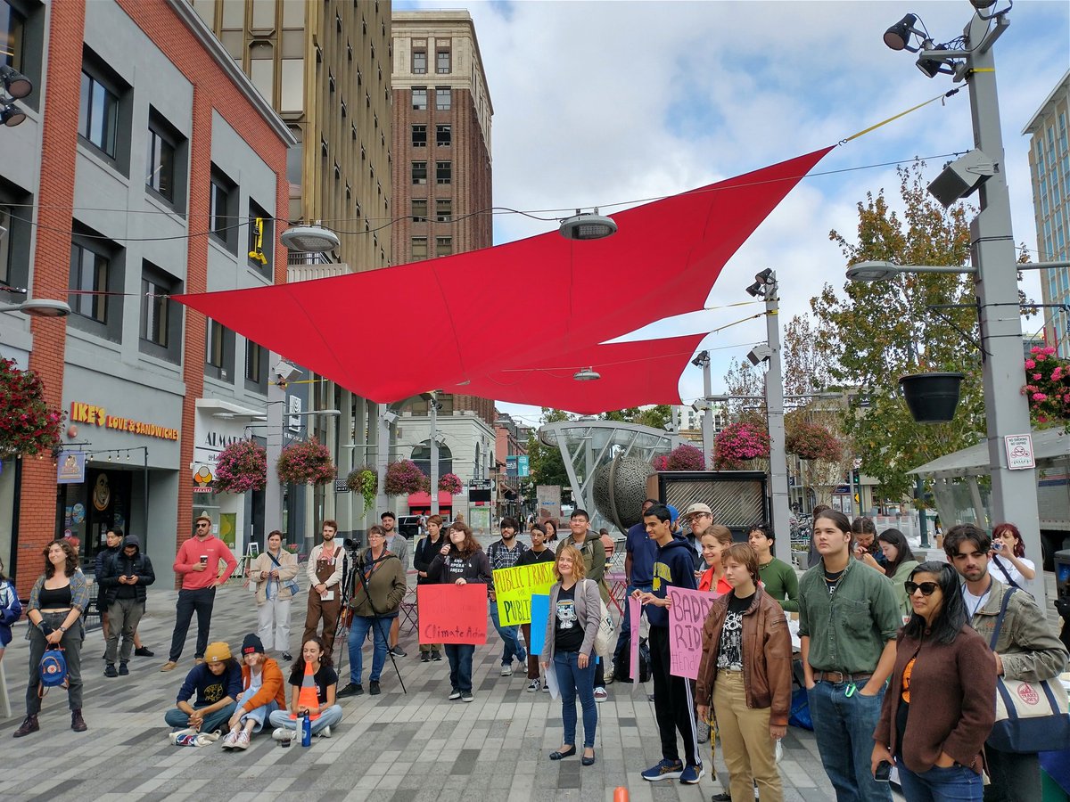 alfred_twu's tweet image. #TransitMonth rally with Telegraph for People in downtown Berkeley! Great to see so many people organizing to fund and improve transit.

Next couple years are critical, with the need to get more state funding and prep for a regional ballot measure. 🚌🚃