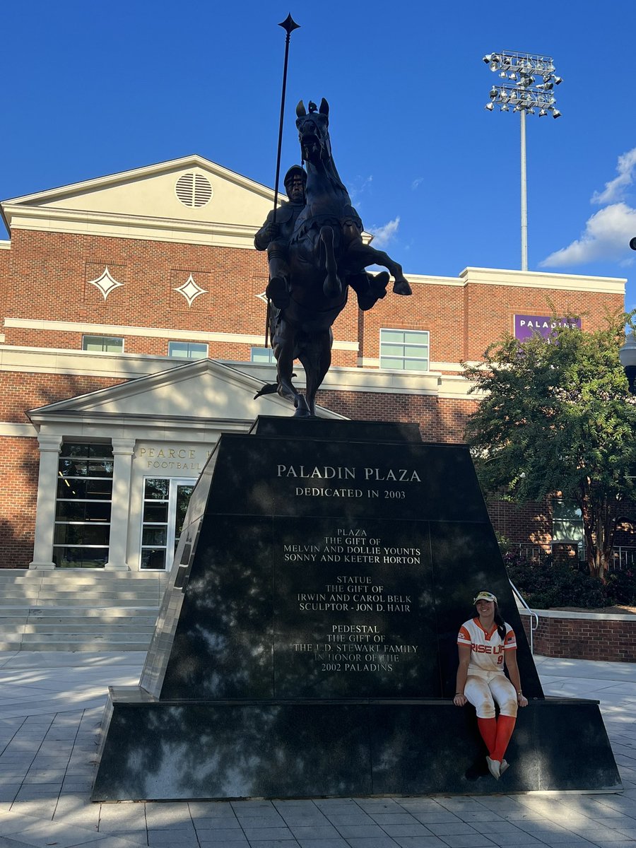 BrileighBass's tweet photo. Thank you @FurmanSoftball coaches &amp; players for such a great camp from start to finish! I had so much fun &amp; “walked” away with a lot of info! Can’t wait to get back out! 💜🤍#reallifewalker 🚶‍♀️😁@CoachAHayes @jwint11 @StaceyJW26 &amp; Coach Nix https://t.co/s0jyIXMT9s