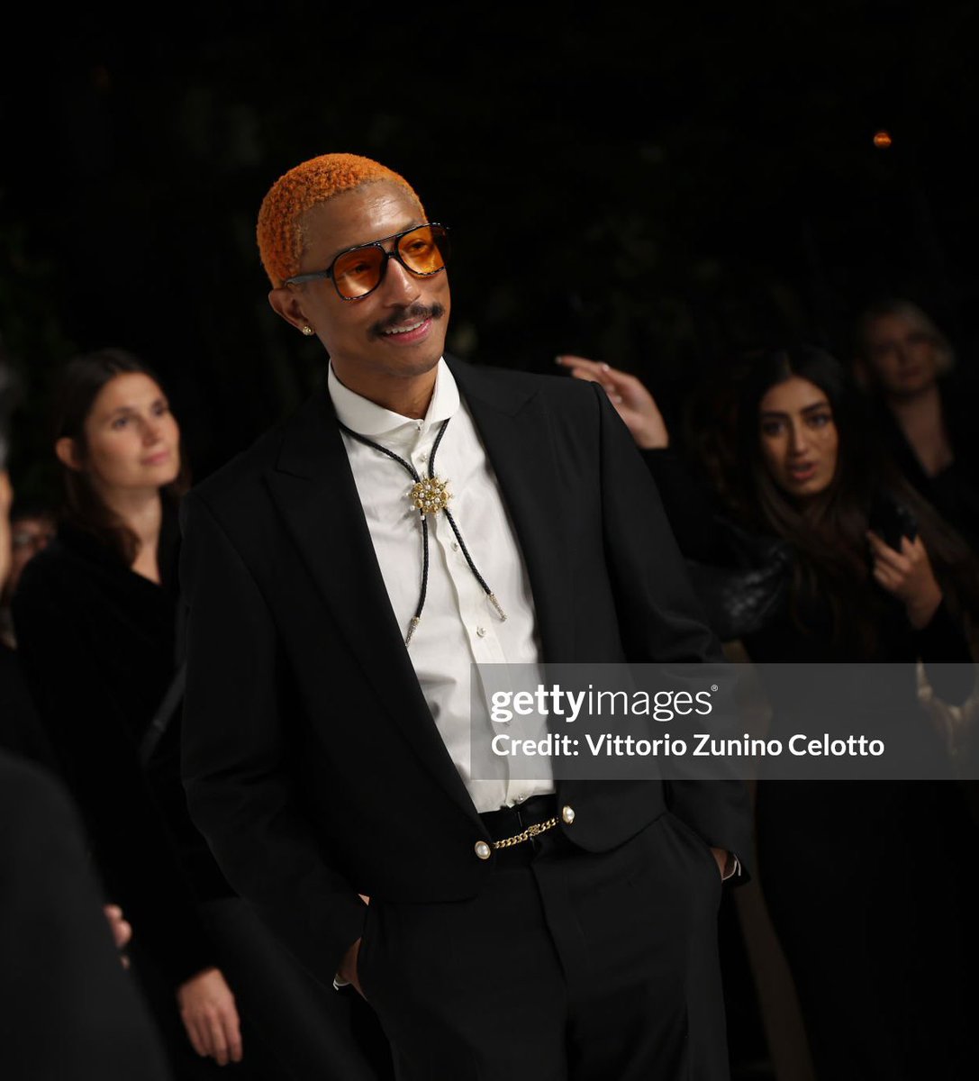 This is so clean, the hair matching the lens of the shades with the LV gear on of course 😮‍💨