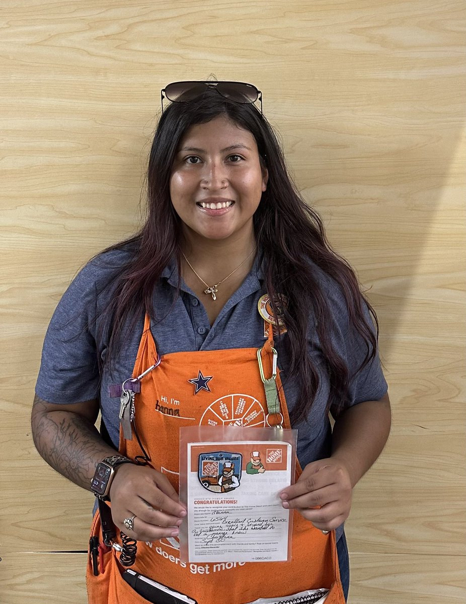 Shout to Hanna D28 supervisor. She had a shout out for great customer service from a customer. Thank you Hanna for not only implementing GET in the aisle but leading by example. @Hanna08258794 @_Elisa_Cabrera @JeffSmi05587241